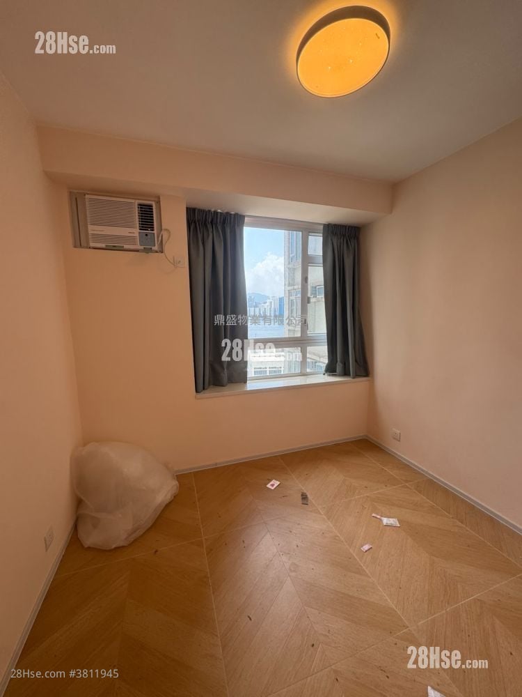 City Garden Rental 3 Bedrooms , 2 Bathrooms 807 ft²