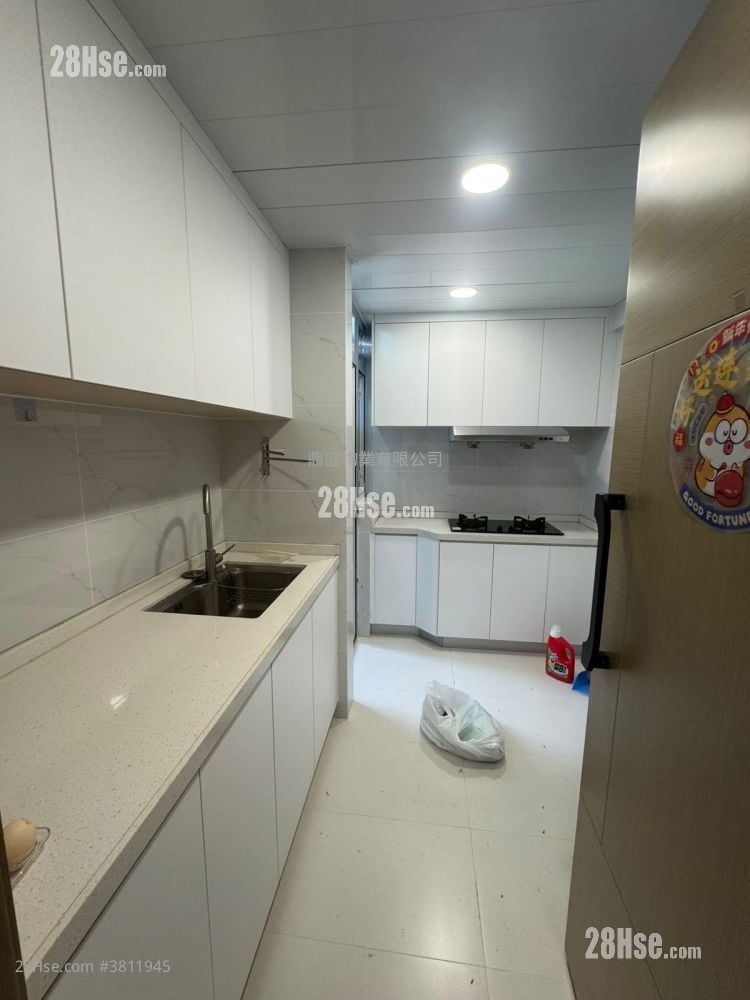 City Garden Rental 3 Bedrooms , 2 Bathrooms 807 ft²