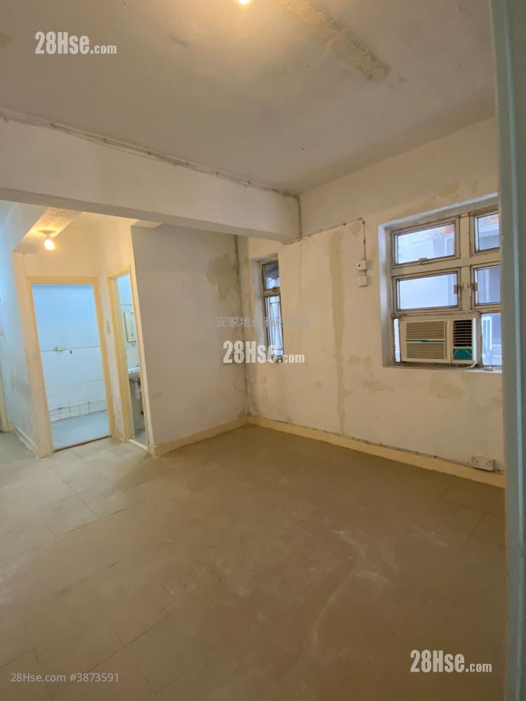 Chung Ying Building Sell 3 Bedrooms , 1 Bathroom 473 ft²
