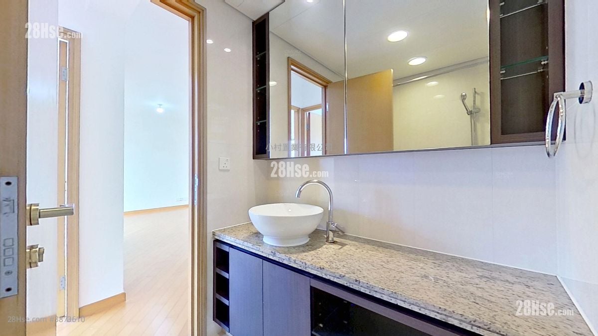 bathroom: The Zenith Rental 2 Bedrooms , 1 Bathroom 492 ft²