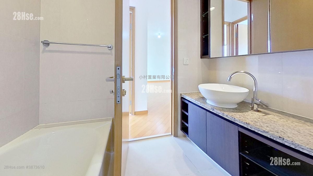 bathroom: The Zenith Rental 2 Bedrooms , 1 Bathroom 492 ft²