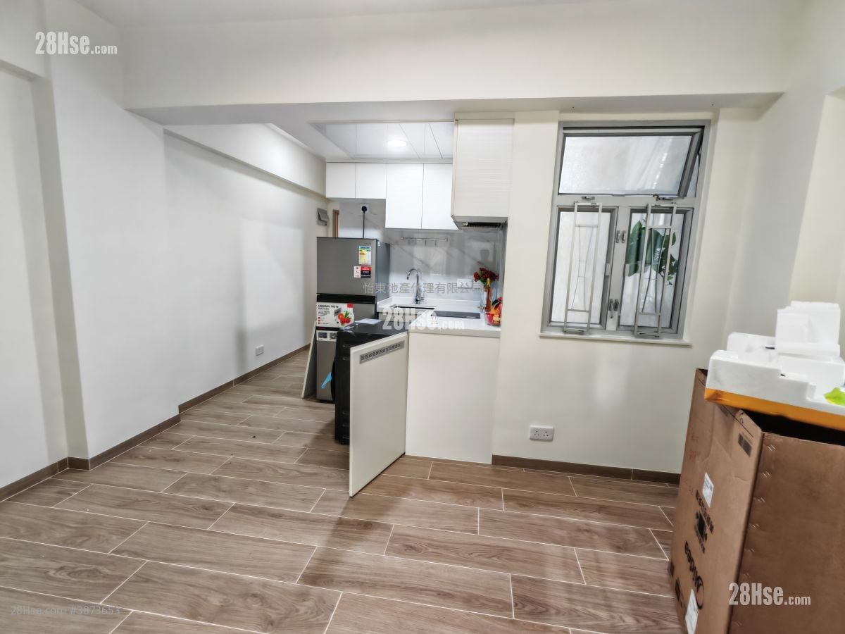 Hennessy Road Court Rental 2 Bedrooms , 1 Bathroom 366 ft²