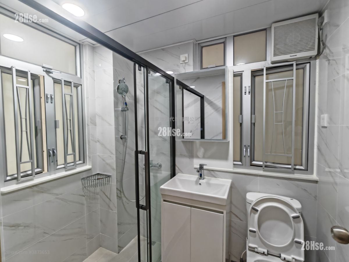 Hennessy Road Court Rental 2 Bedrooms , 1 Bathroom 366 ft²
