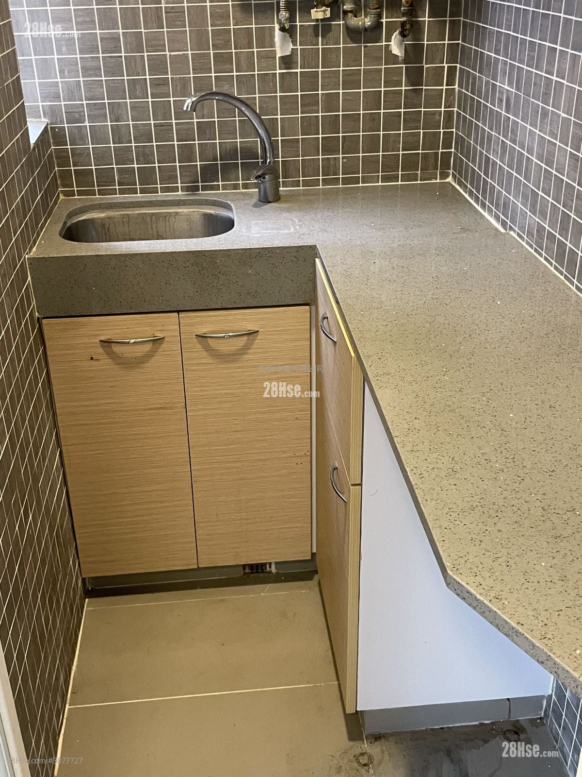 Tak Wun Building Rental 1 Bedroom 206 ft²