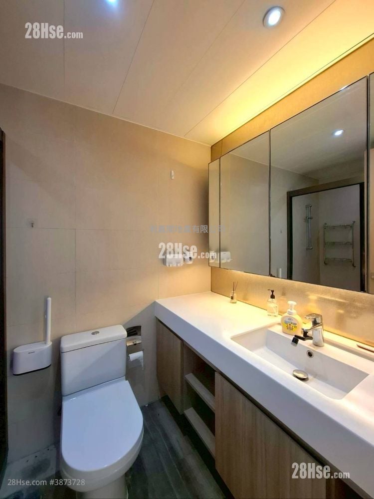 The Visionary Rental 2 Bedrooms 669 ft²