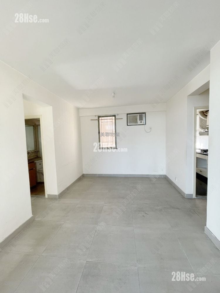 Regentville Sell 3 Bedrooms , 2 Bathrooms 607 ft²