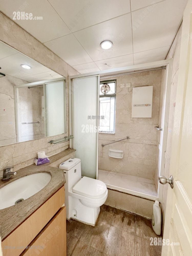 Regentville Sell 3 Bedrooms , 2 Bathrooms 607 ft²