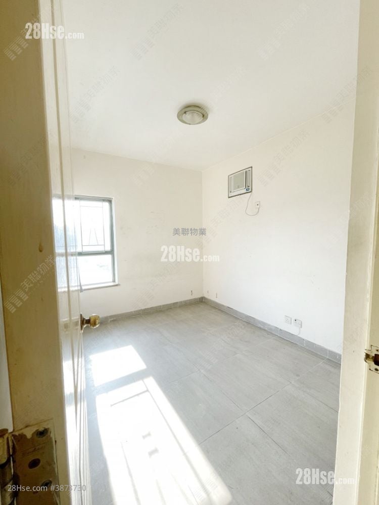 Regentville Sell 3 Bedrooms , 2 Bathrooms 607 ft²