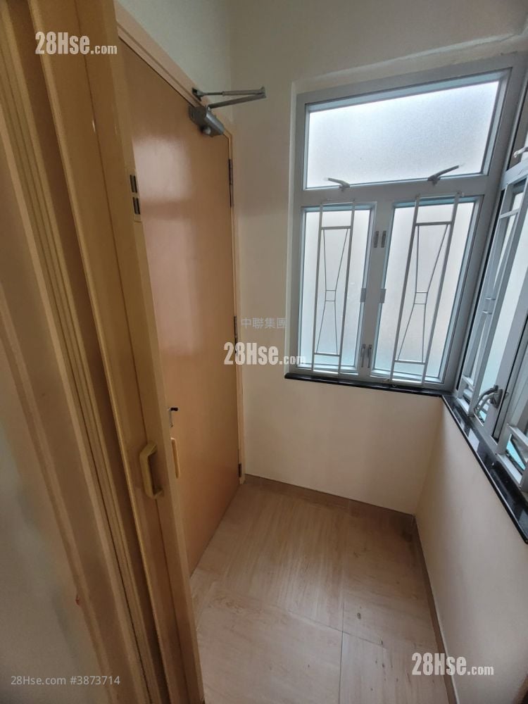May Point House Sell 2 Bedrooms , 1 Bathroom 330 ft²