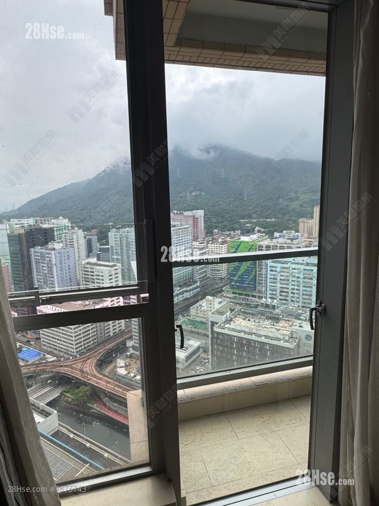 View: Century Gateway Sell 2 Bedrooms , 1 Bathroom 485 ft²