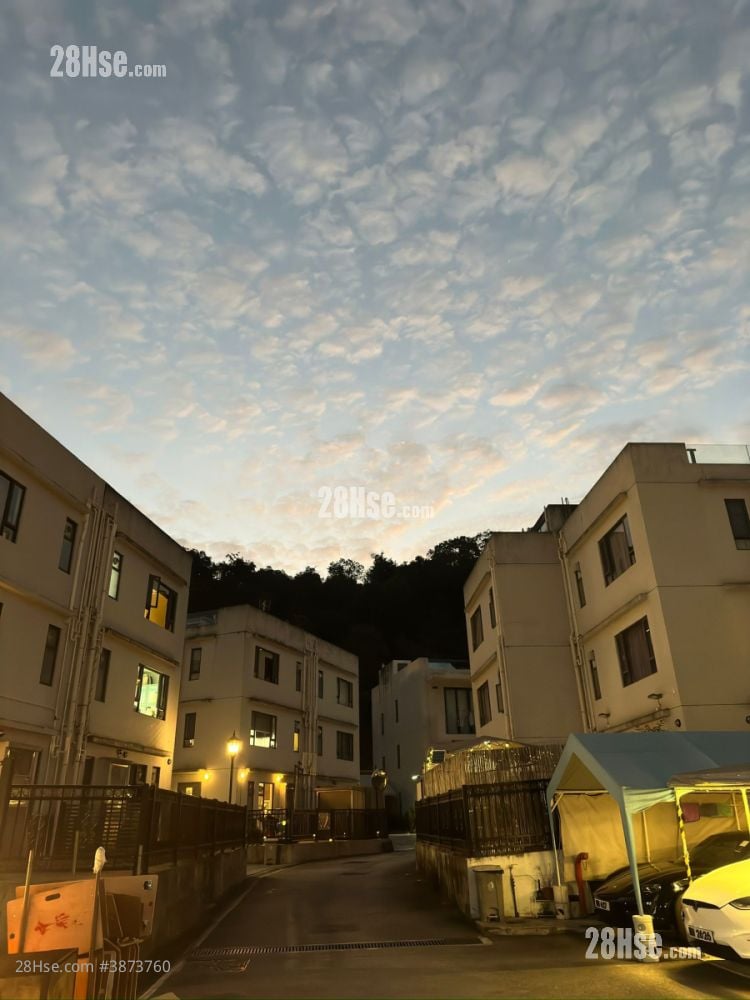 1/F-2/F House No.100 Kau To Village Rental 3 Bedrooms , 3 Bathrooms 1,200 ft²