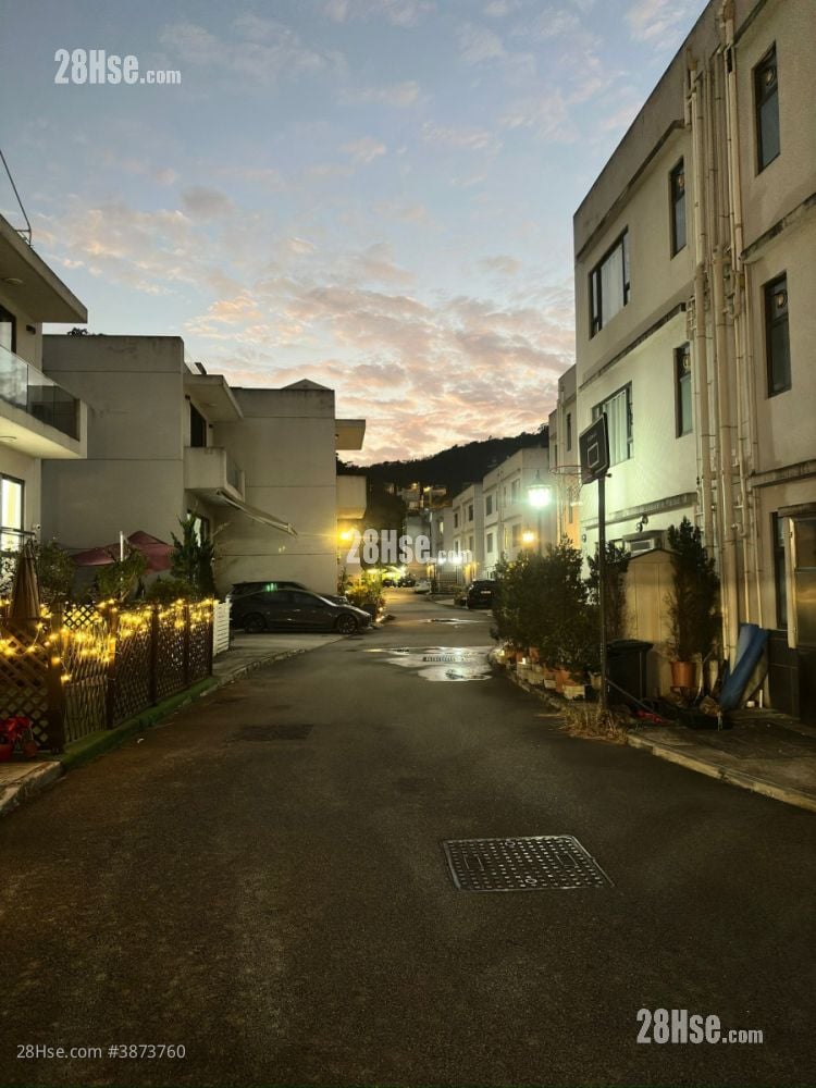 1/F-2/F House No.100 Kau To Village Rental 3 Bedrooms , 3 Bathrooms 1,200 ft²