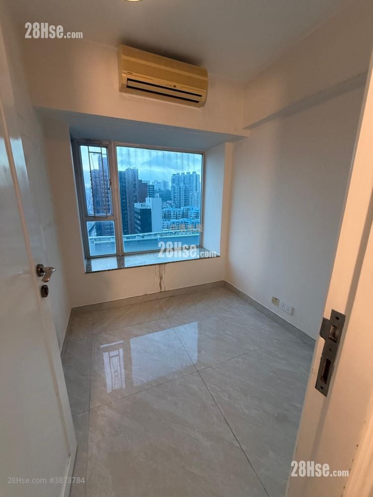Sky Tower Rental 3 Bedrooms , 2 Bathrooms 691 ft²