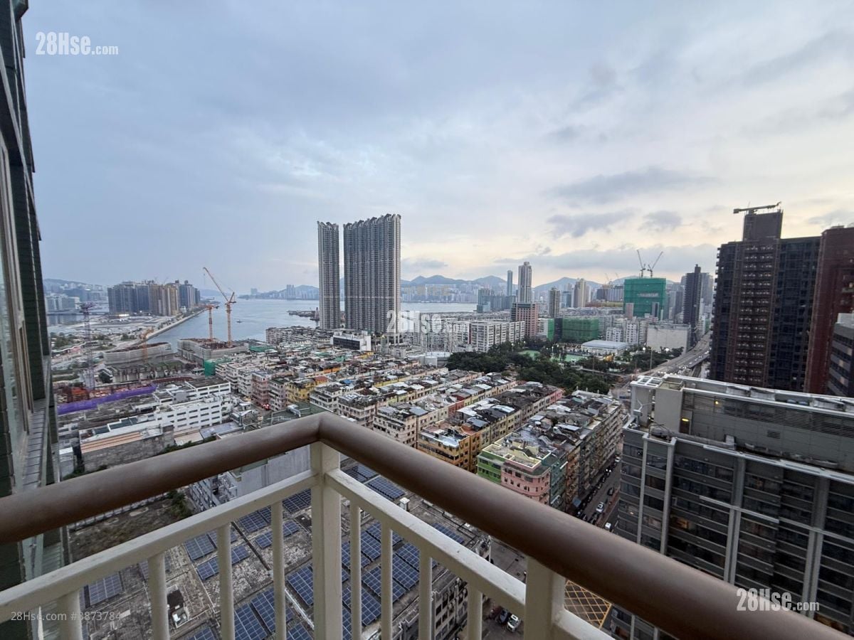 Sky Tower Rental 3 Bedrooms , 2 Bathrooms 691 ft²