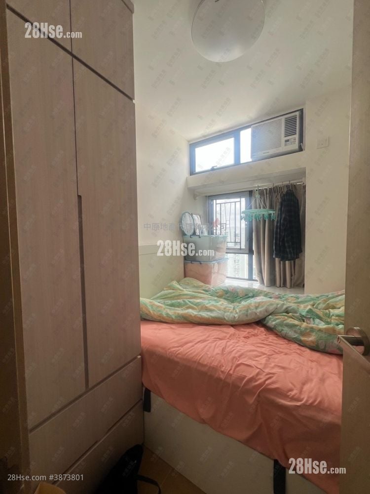 Tai Hing Gardens Sell 3 Bedrooms , 2 Bathrooms 587 ft²