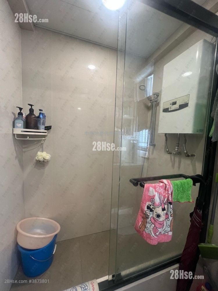 Tai Hing Gardens Sell 3 Bedrooms , 2 Bathrooms 587 ft²