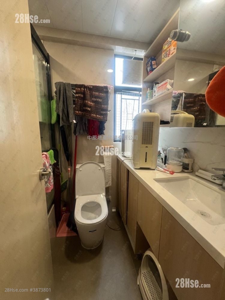 Tai Hing Gardens Sell 3 Bedrooms , 2 Bathrooms 587 ft²