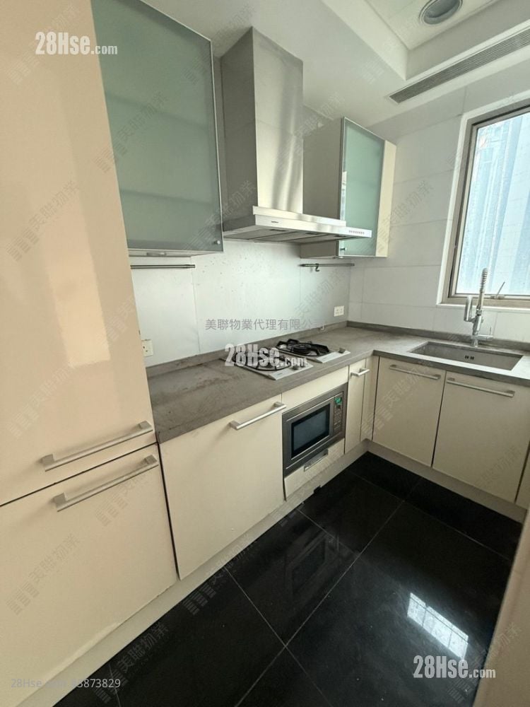 One Silversea Sell 3 Bedrooms , 2 Bathrooms 665 ft²
