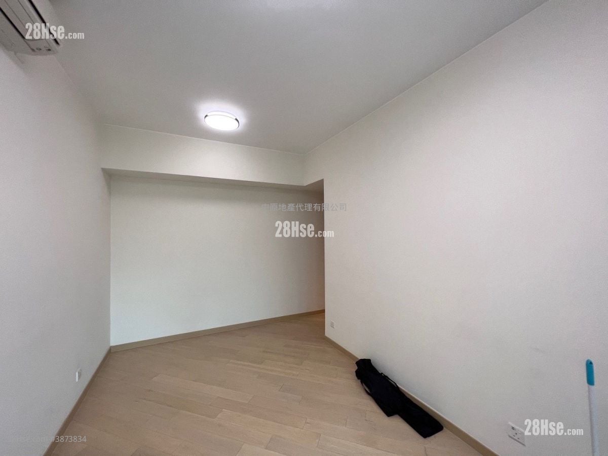 Grand Central Sell 3 Bedrooms , 1 Bathroom 598 ft²