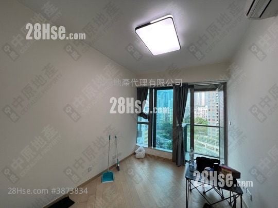 Grand Central Sell 3 Bedrooms , 1 Bathroom 598 ft²