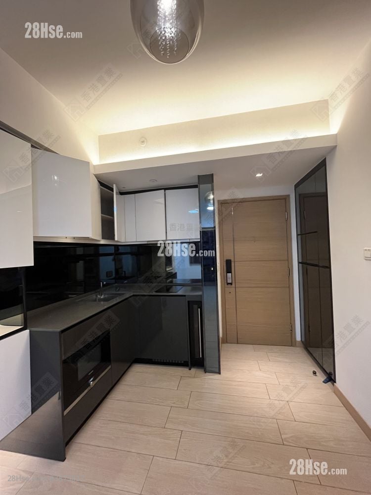 Century Link Rental 461 ft²