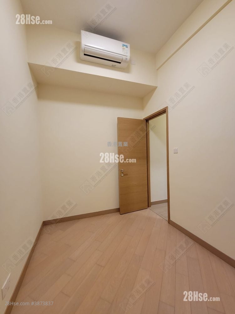 Century Link Rental 461 ft²