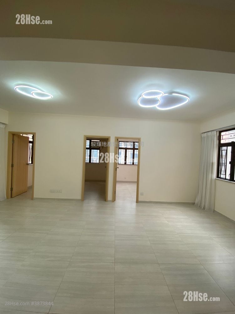 Diamond Court Rental 3 Bedrooms , 1 Bathroom 576 ft²