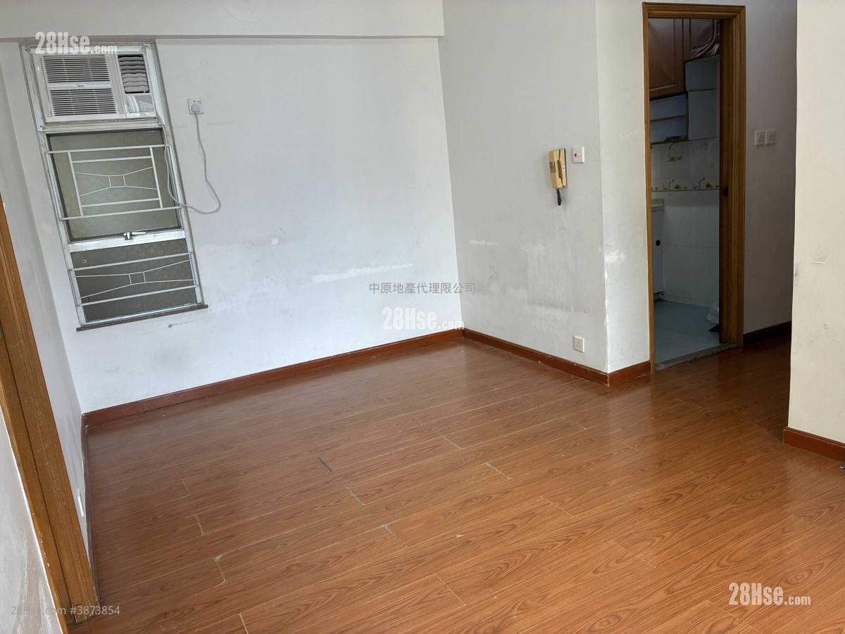 Tsing Yi Garden Sell 3 Bedrooms , 2 Bathrooms 547 ft²