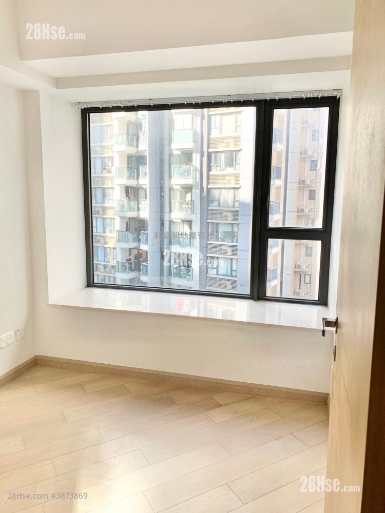 Park Signature Sell 3 Bedrooms 669 ft²