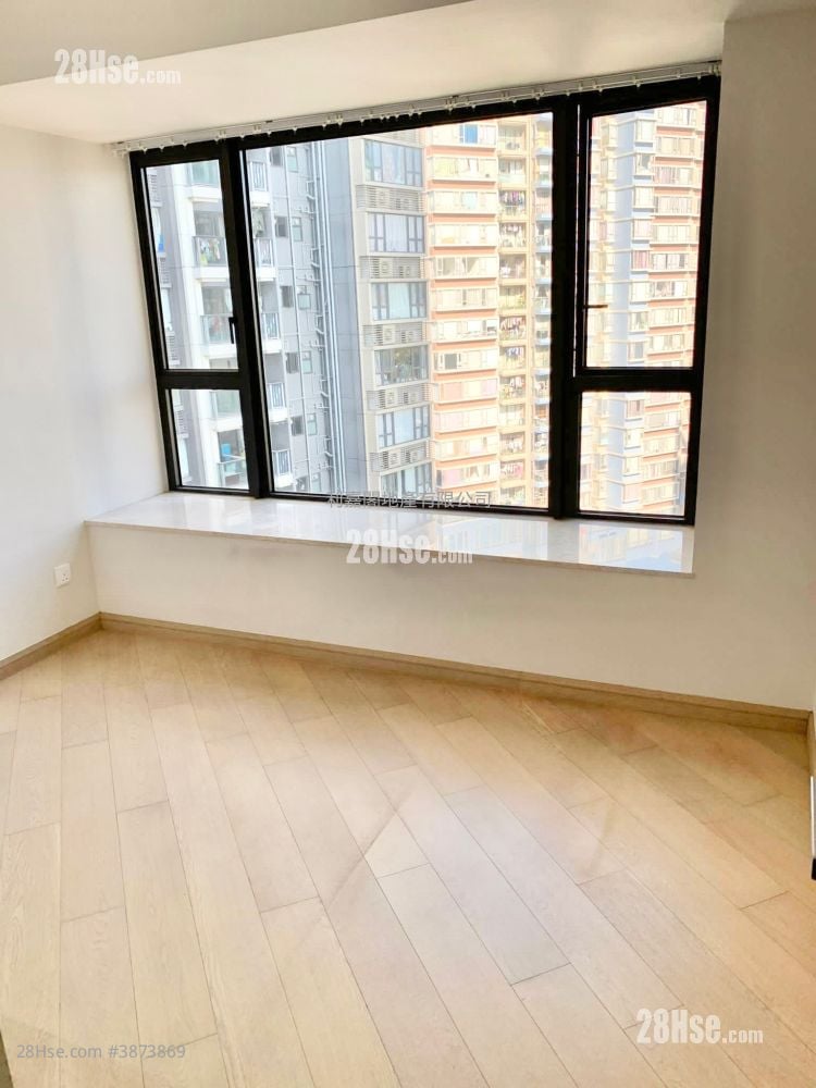 Park Signature Sell 3 Bedrooms 669 ft²