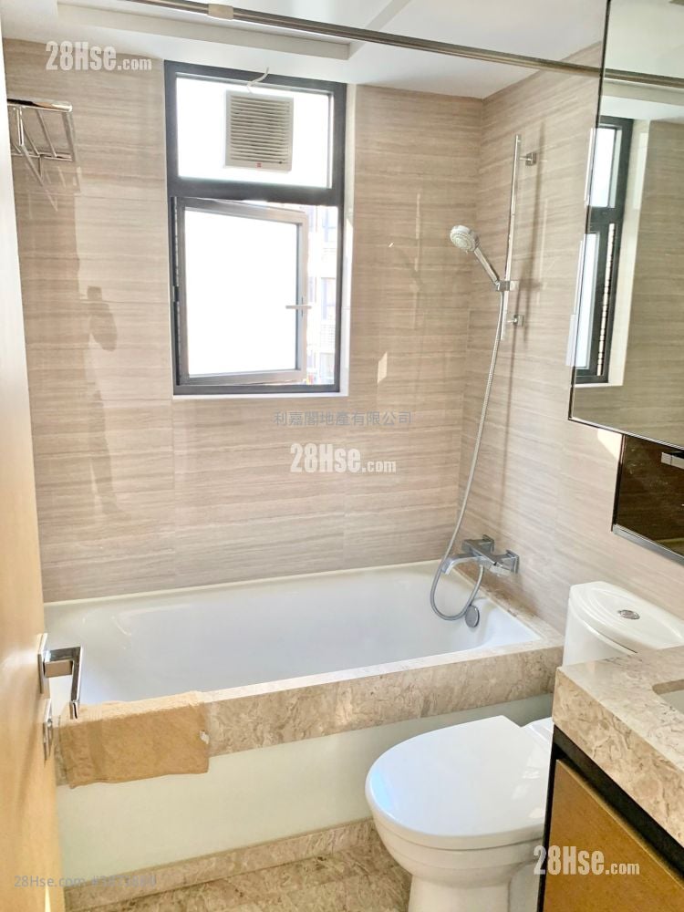 Park Signature Sell 3 Bedrooms 669 ft²