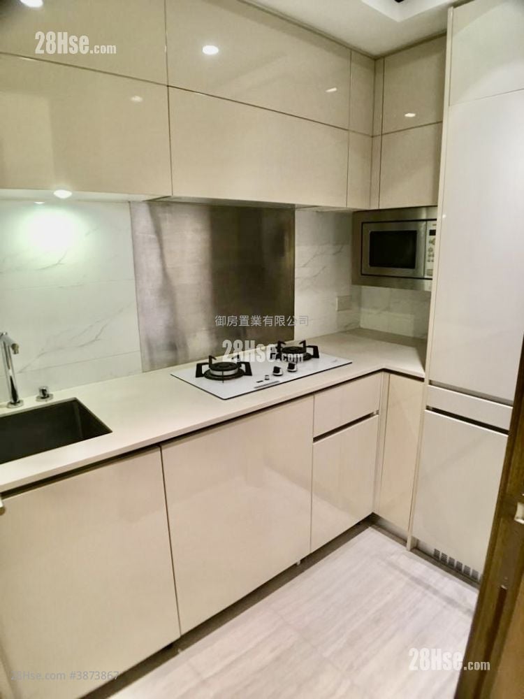 The Reach Sell 2 Bedrooms 410 ft²