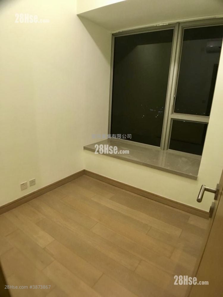 The Reach Sell 2 Bedrooms 410 ft²