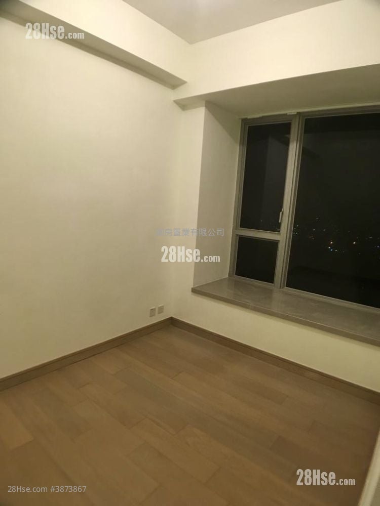 The Reach Sell 2 Bedrooms 410 ft²