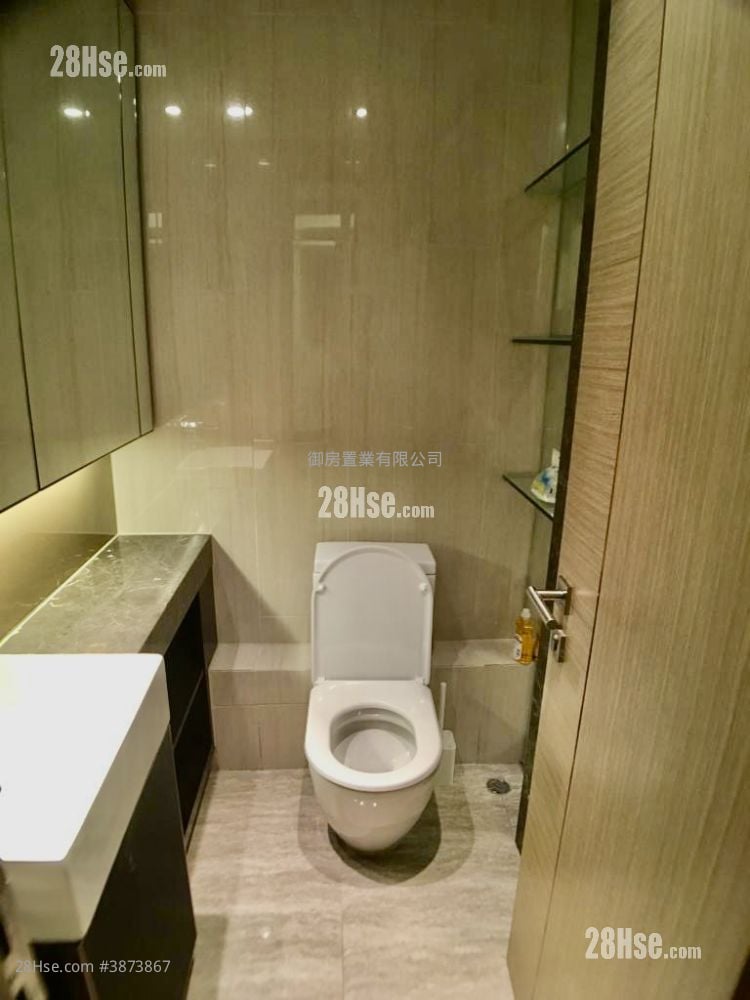 The Reach Sell 2 Bedrooms 410 ft²