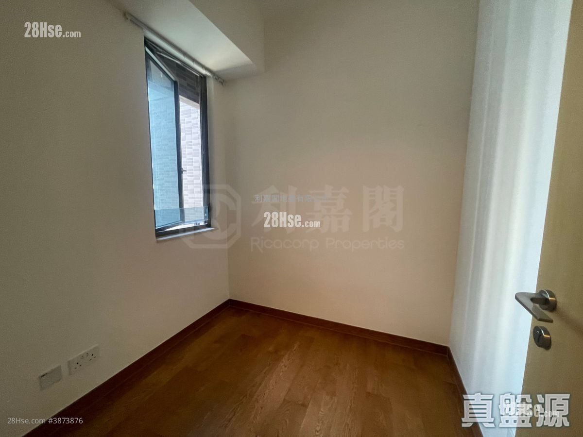 The Papillons Sell 2 Bedrooms , 1 Bathroom 513 ft²