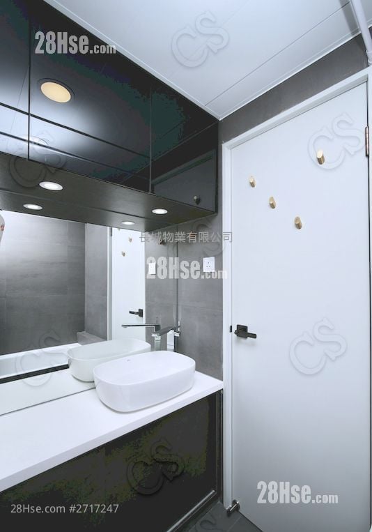 Nan Fung Sun Chuen Sell 2 Bedrooms , 1 Bathroom 391 ft²