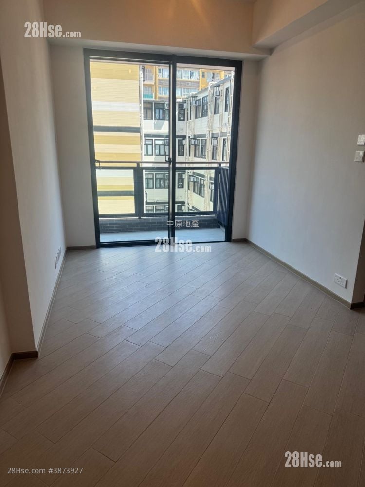 High Park Sell 2 Bedrooms 445 ft²