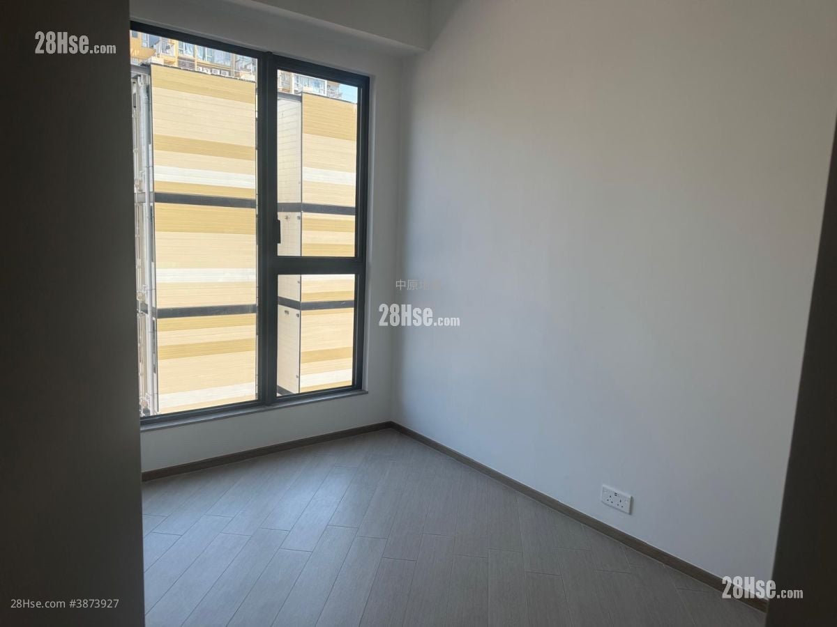 High Park Sell 2 Bedrooms 445 ft²