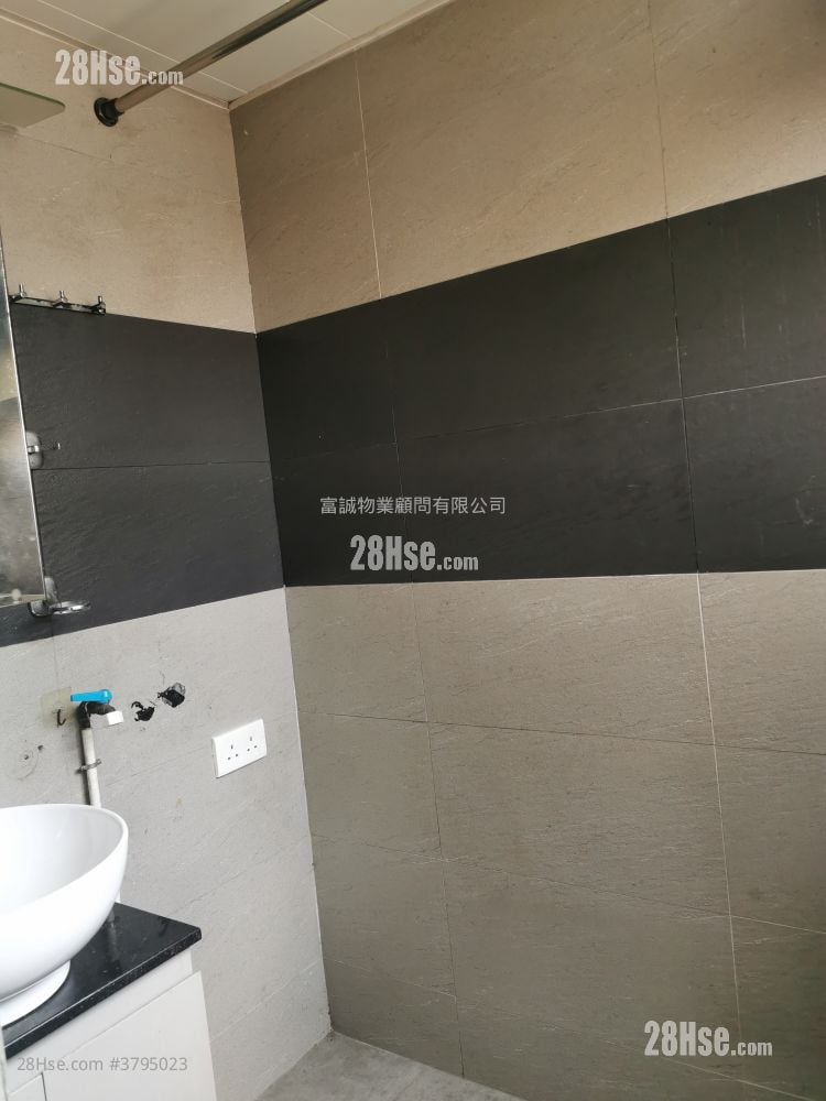 Tsui Ping (North) Estate Sell 2 Bedrooms , 1 Bathroom 381 ft²