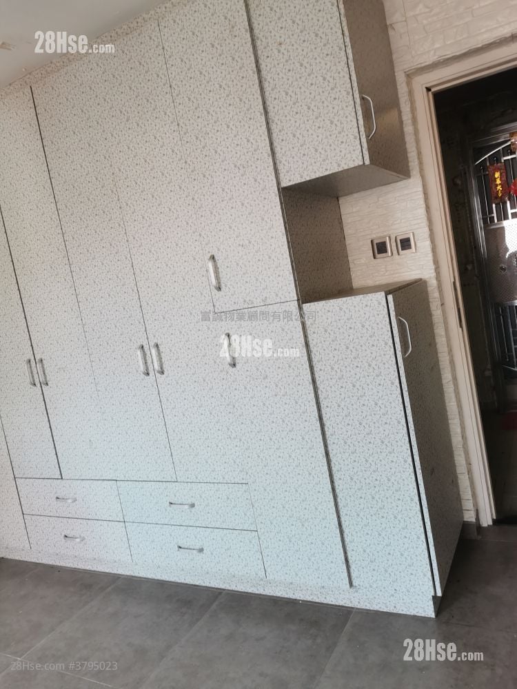 Tsui Ping (North) Estate Sell 2 Bedrooms , 1 Bathroom 381 ft²