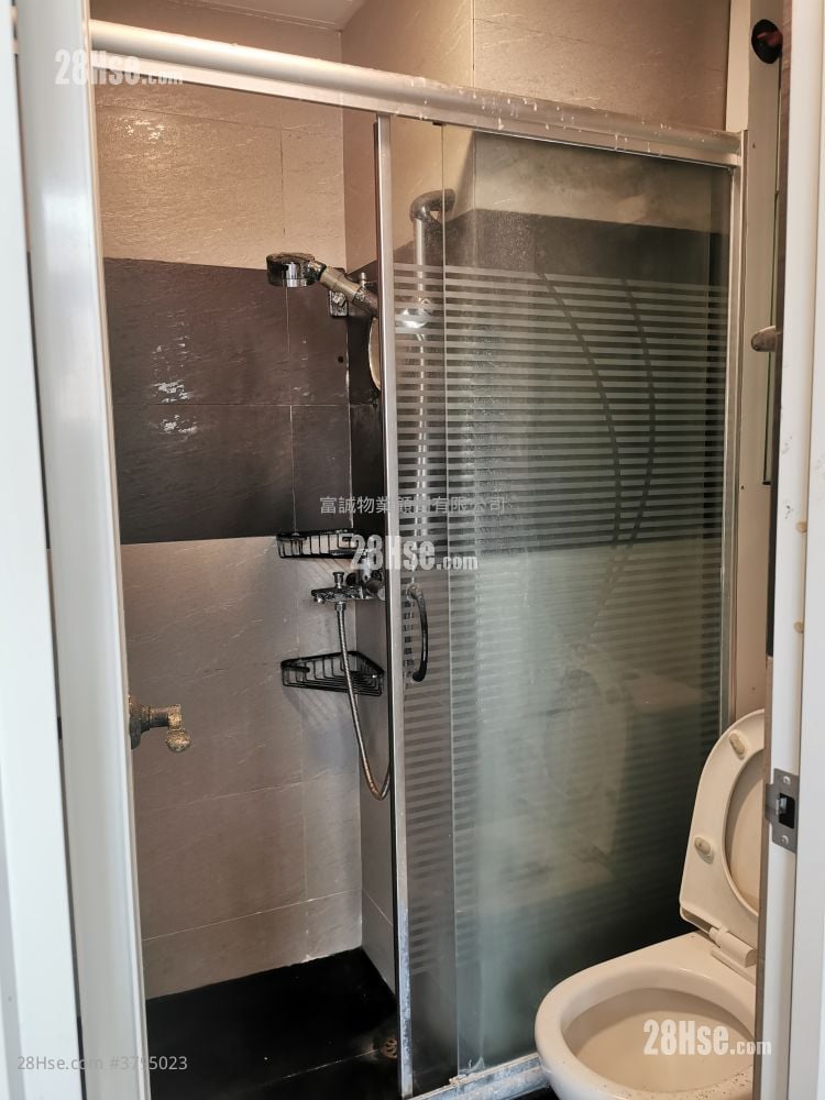 Tsui Ping (North) Estate Sell 2 Bedrooms , 1 Bathroom 381 ft²