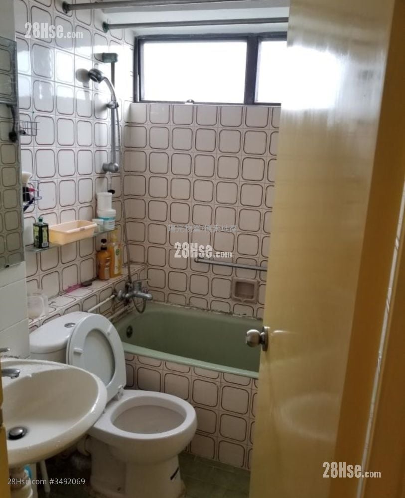 Sui Wo Court Sell 2 Bedrooms , 1 Bathroom