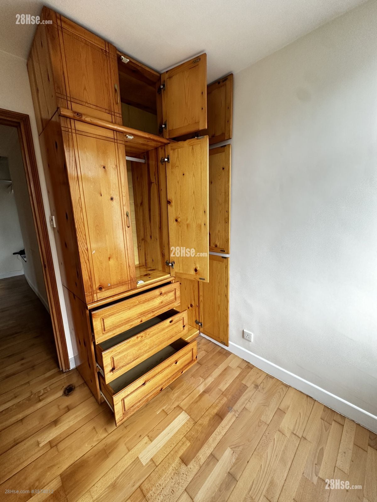 On Shing Court Rental 2 Bedrooms , 1 Bathroom 404 ft²