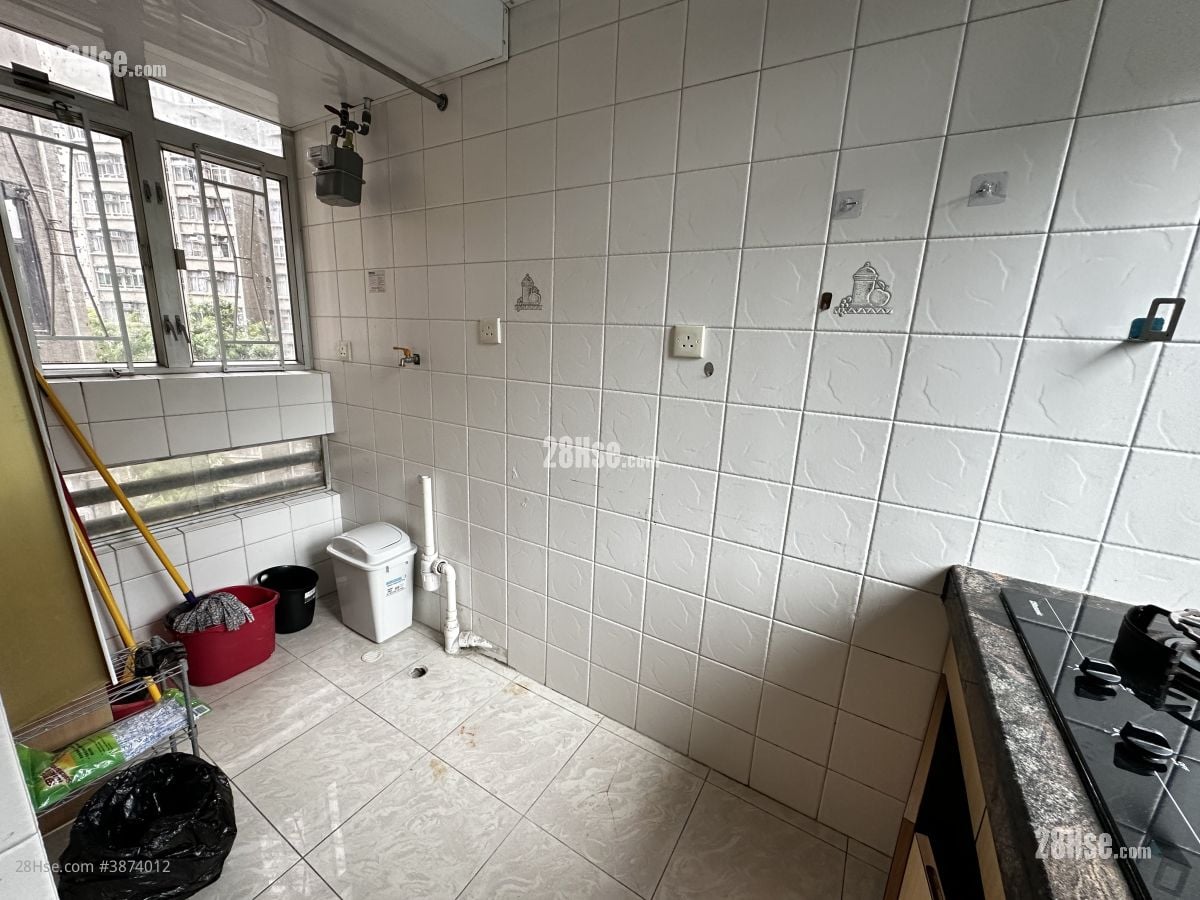 On Shing Court Rental 2 Bedrooms , 1 Bathroom 404 ft²