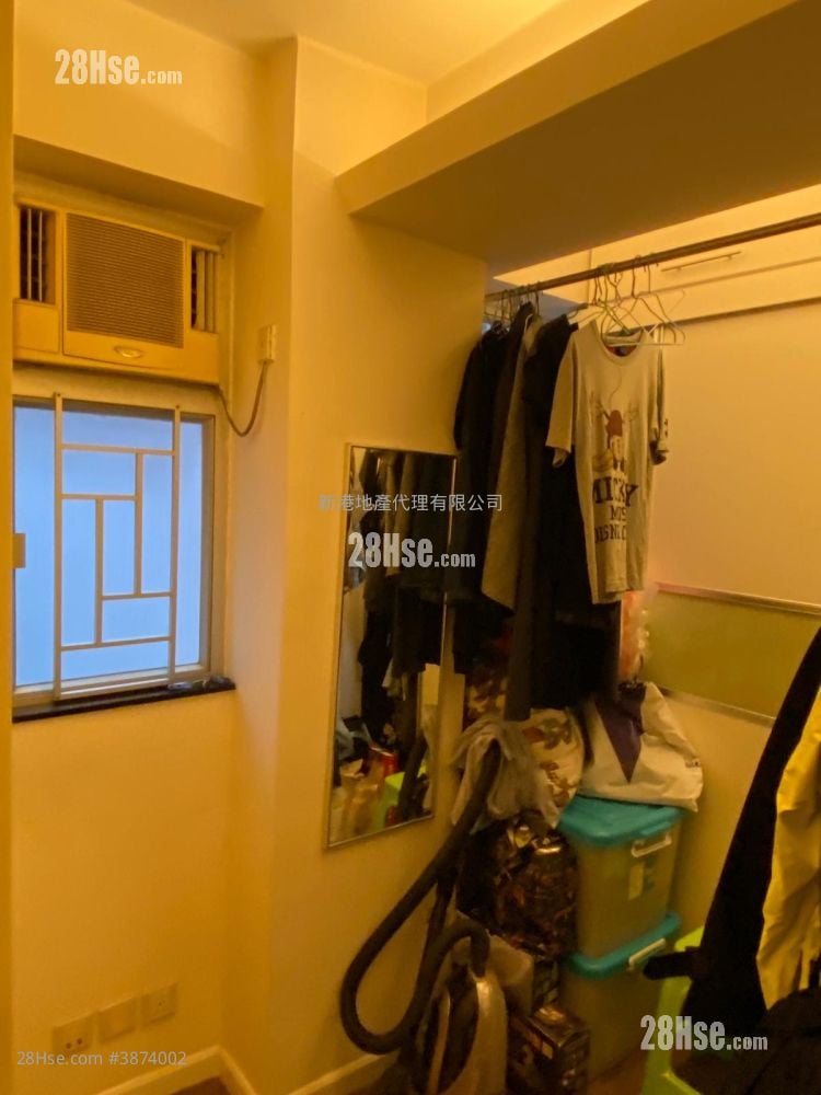 Sung Shun House  Sell 3 Bedrooms , 1 Bathroom 616 ft²