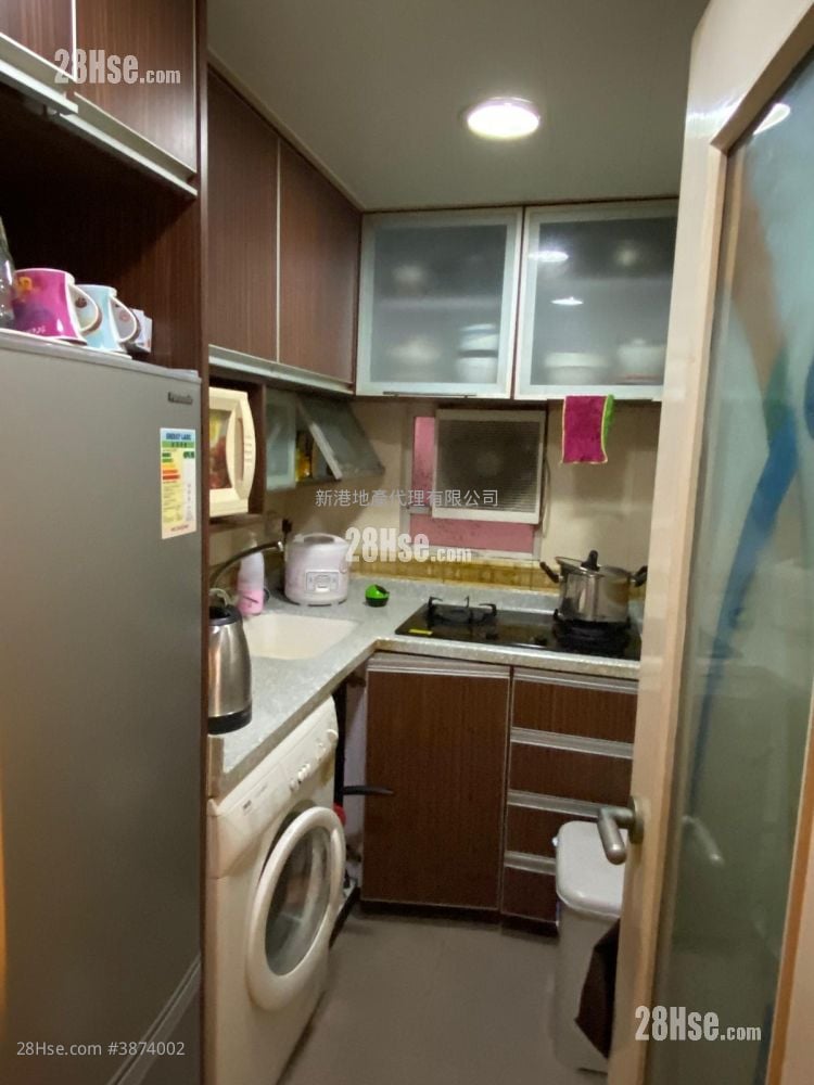 Sung Shun House  Sell 3 Bedrooms , 1 Bathroom 616 ft²