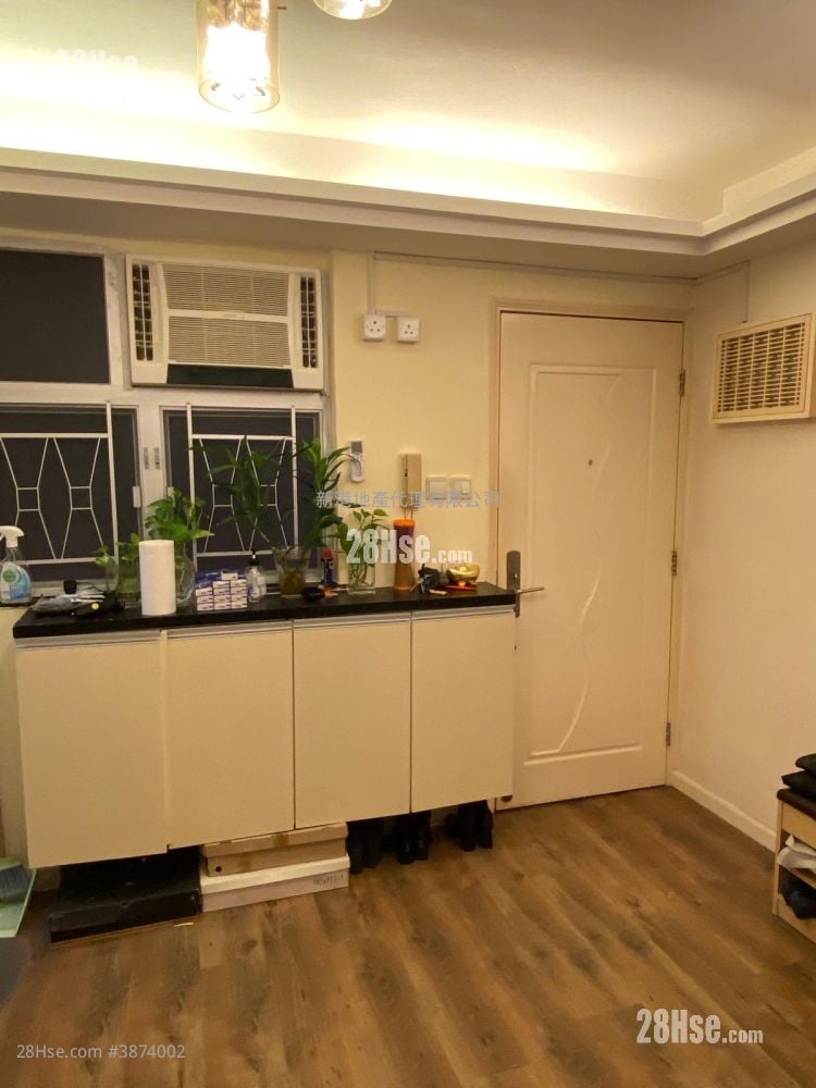Sung Shun House  Sell 3 Bedrooms , 1 Bathroom 616 ft²