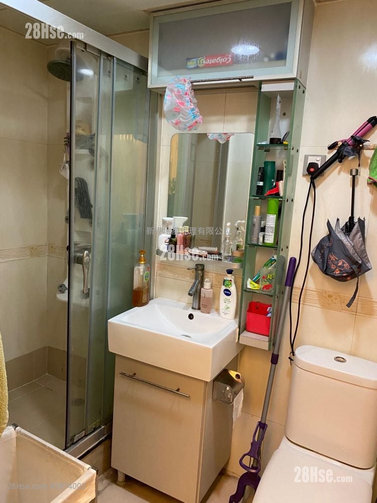 Sung Shun House  Sell 3 Bedrooms , 1 Bathroom 616 ft²