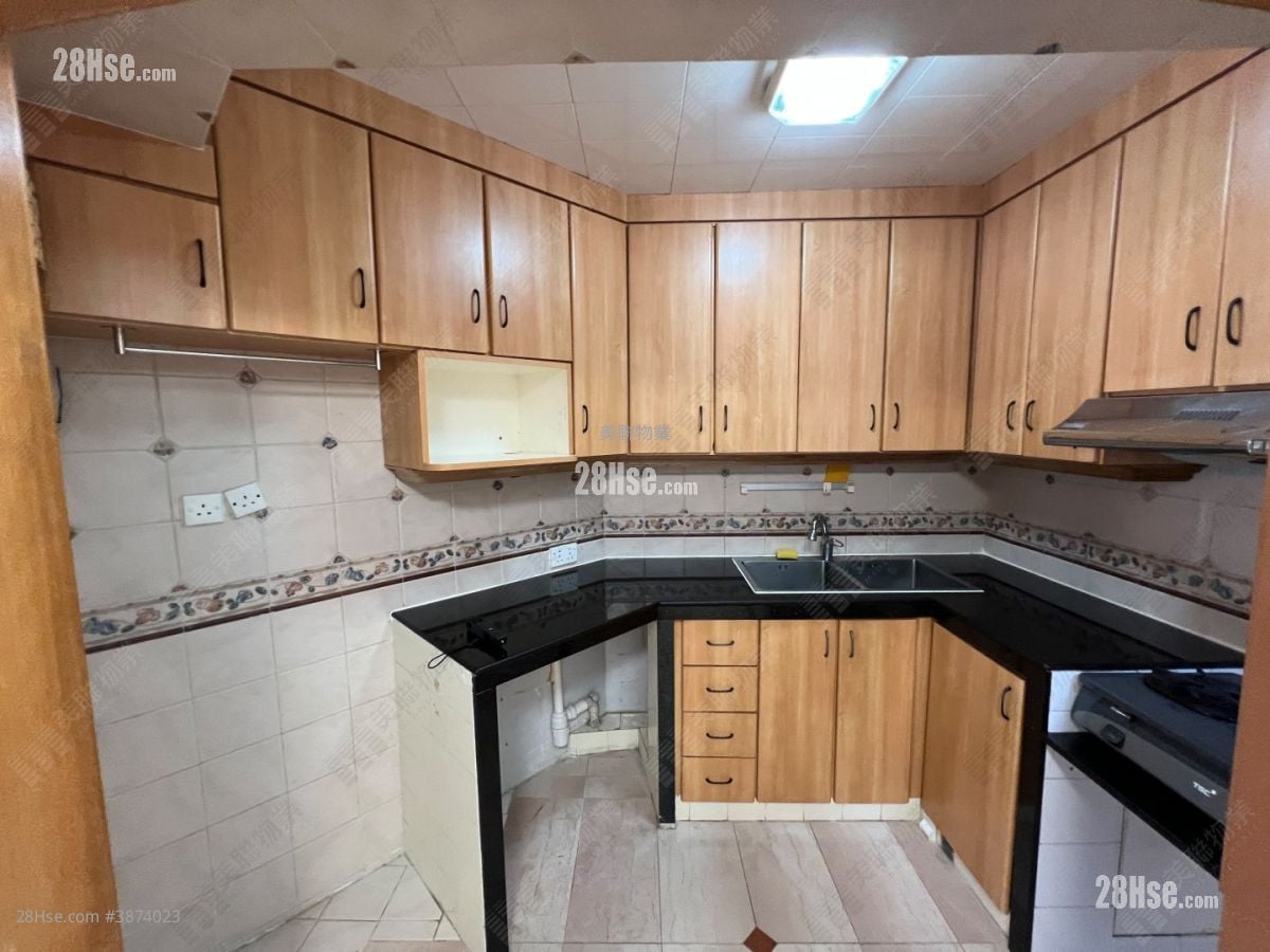 Sceneway Garden Sell 2 Bedrooms , 1 Bathroom 537 ft²